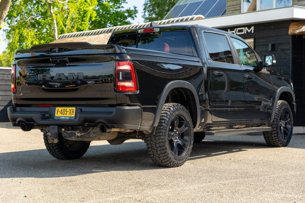 Dodge Ram 1500 5.7 V8 4x4 Crew Cab Rebel Panoramadak I Leder zwart rood I Camera I Nieuwe banden I LPG I Luchtvering I Trekhaak