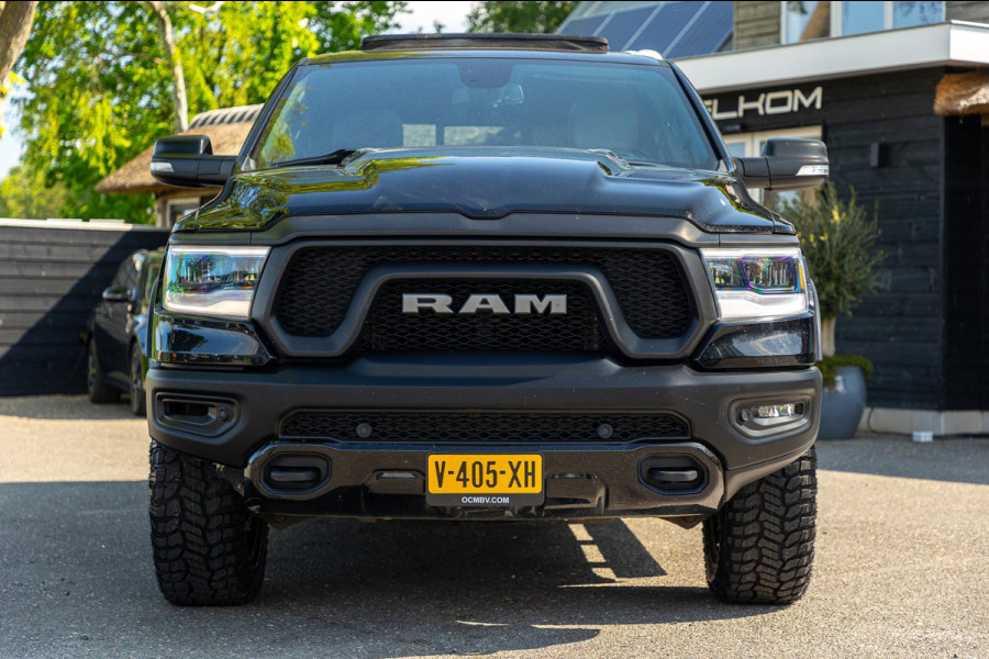 Dodge Ram 1500 5.7 V8 4x4 Crew Cab Rebel Panoramadak I Leder zwart rood I Camera I Nieuwe banden I LPG I Luchtvering I Trekhaak
