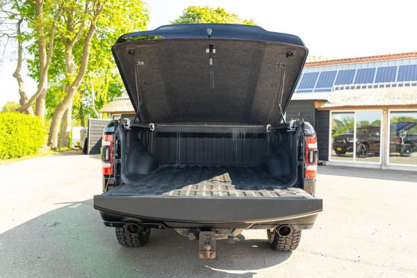 Dodge Ram 1500 5.7 V8 4x4 Crew Cab Rebel Panoramadak I Leder zwart rood I Camera I Nieuwe banden I LPG I Luchtvering I Trekhaak