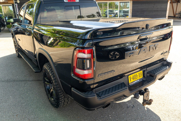 Dodge Ram 1500 5.7 V8 4x4 Crew Cab Rebel Panoramadak I Leder zwart rood I Camera I Nieuwe banden I LPG I Luchtvering I Trekhaak