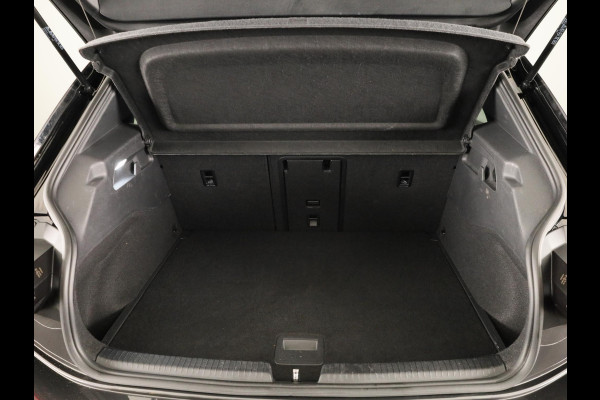 Volkswagen ID.3 Pro 58 kWh 204 pk | SOH 90% | Navigatie | Parkeersensoren | Achteruitrijcamera | Matrix LED koplampen | Stoelverwarming |