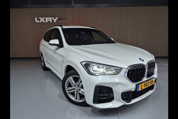 BMW X1 XDrive20i High Executive | Clima | Navi | Pano | Cruise | Camera | Stoelverwarming |