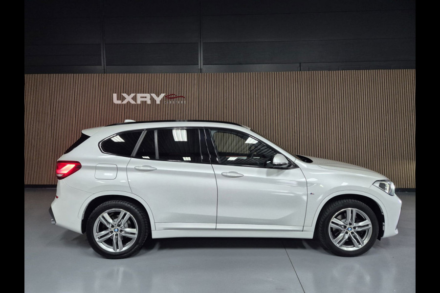BMW X1 XDrive20i High Executive | Clima | Navi | Pano | Cruise | Camera | Stoelverwarming |