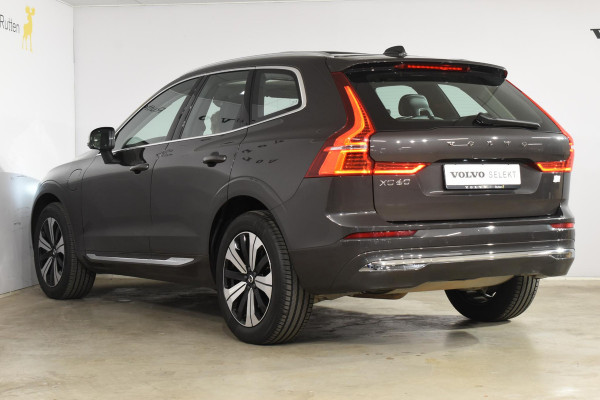 Volvo XC60 T6 350PK Automaat Plug-in Hybrid AWD Plus Bright / Navigatie / Elektrisch glazen schuif-kanteldak / Leren bekleding / Stuur & Stoelverwarming / Elektrische stoelen met geheugen / Elektrische achterklep / Cruise control