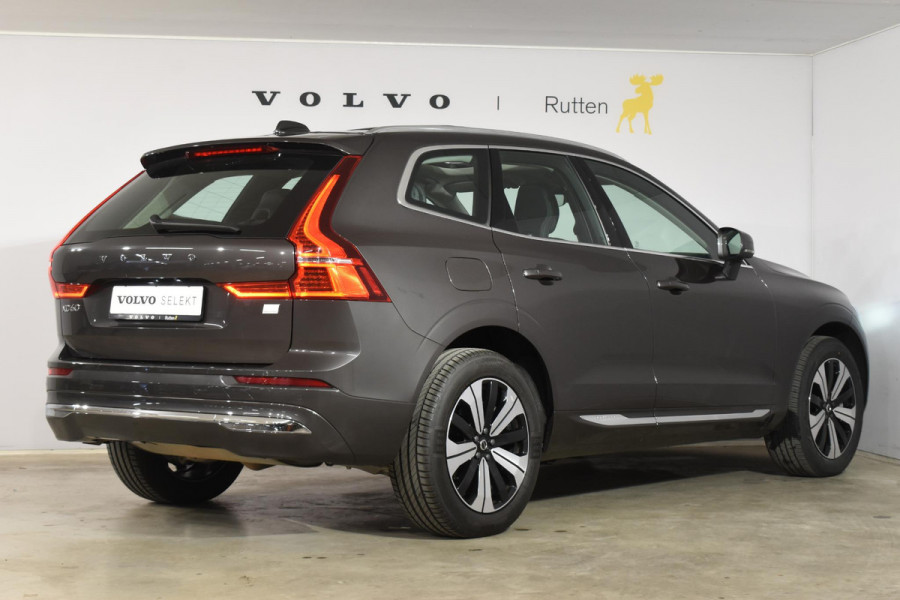 Volvo XC60 T6 350PK Automaat Plug-in Hybrid AWD Plus Bright / Navigatie / Elektrisch glazen schuif-kanteldak / Leren bekleding / Stuur & Stoelverwarming / Elektrische stoelen met geheugen / Elektrische achterklep / Cruise control