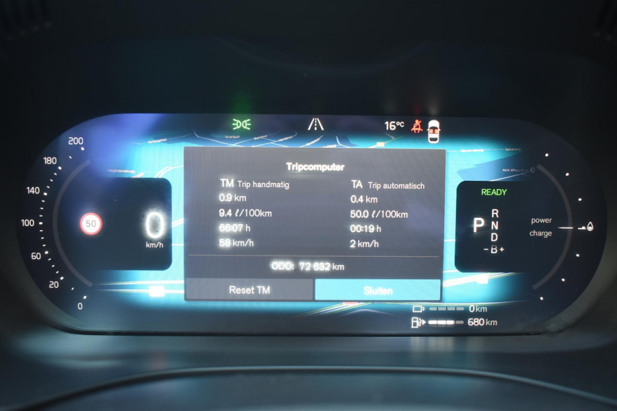 Volvo XC60 T6 350PK Automaat Plug-in Hybrid AWD Plus Bright / Navigatie / Elektrisch glazen schuif-kanteldak / Leren bekleding / Stuur & Stoelverwarming / Elektrische stoelen met geheugen / Elektrische achterklep / Cruise control