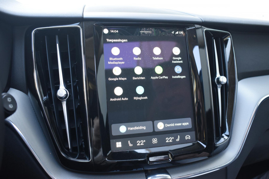 Volvo XC60 T6 350PK Automaat Plug-in Hybrid AWD Plus Bright / Navigatie / Elektrisch glazen schuif-kanteldak / Leren bekleding / Stuur & Stoelverwarming / Elektrische stoelen met geheugen / Elektrische achterklep / Cruise control