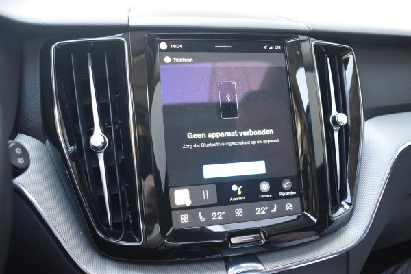 Volvo XC60 T6 350PK Automaat Plug-in Hybrid AWD Plus Bright / Navigatie / Elektrisch glazen schuif-kanteldak / Leren bekleding / Stuur & Stoelverwarming / Elektrische stoelen met geheugen / Elektrische achterklep / Cruise control