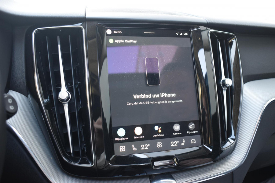 Volvo XC60 T6 350PK Automaat Plug-in Hybrid AWD Plus Bright / Navigatie / Elektrisch glazen schuif-kanteldak / Leren bekleding / Stuur & Stoelverwarming / Elektrische stoelen met geheugen / Elektrische achterklep / Cruise control
