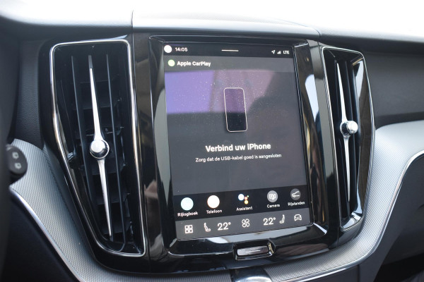Volvo XC60 T6 350PK Automaat Plug-in Hybrid AWD Plus Bright / Navigatie / Elektrisch glazen schuif-kanteldak / Leren bekleding / Stuur & Stoelverwarming / Elektrische stoelen met geheugen / Elektrische achterklep / Cruise control