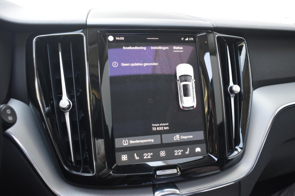 Volvo XC60 T6 350PK Automaat Plug-in Hybrid AWD Plus Bright / Navigatie / Elektrisch glazen schuif-kanteldak / Leren bekleding / Stuur & Stoelverwarming / Elektrische stoelen met geheugen / Elektrische achterklep / Cruise control