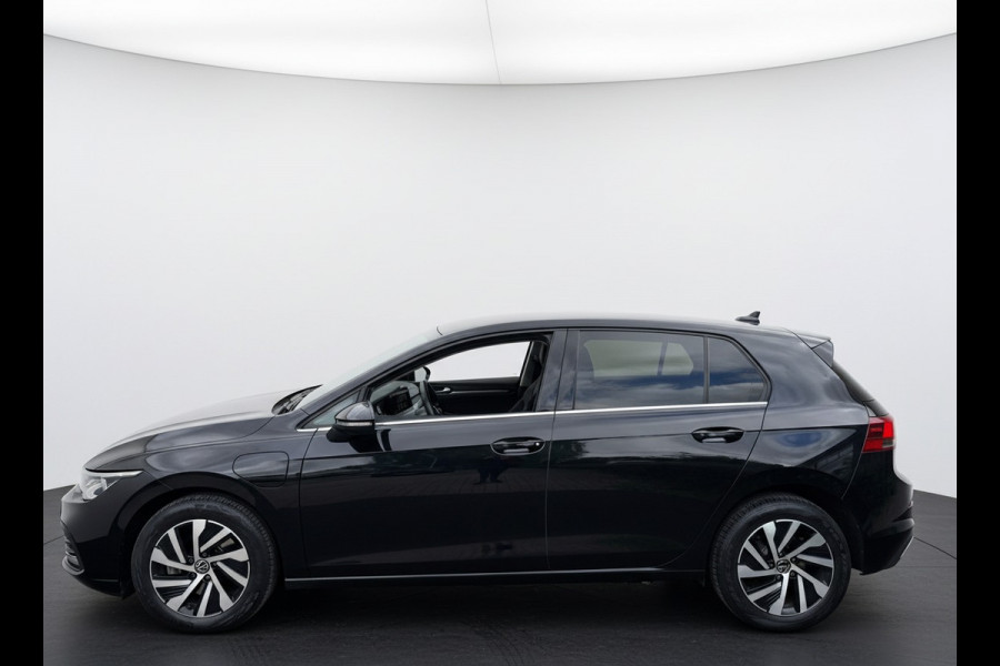Volkswagen Golf eHybrid PHEV 204PK DSG STYLE CAMERA/NAVI/STUURVERW.