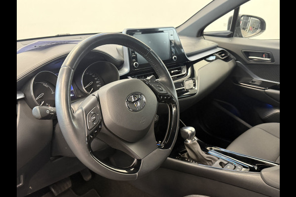 Toyota C-HR 1.8 Hybrid Dynamic Carplay ECC Privacy glass Keyless Go PDC !! 2e Pinksterdag geopend van 12:00 tot 17:00u !!