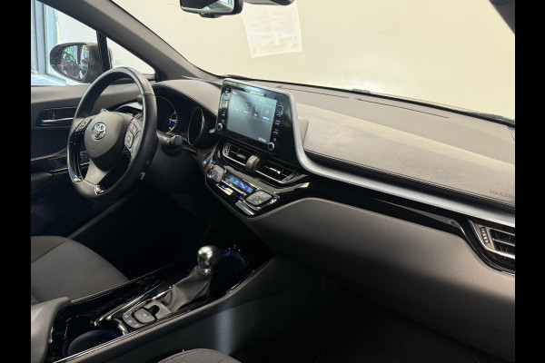 Toyota C-HR 1.8 Hybrid Dynamic Carplay ECC Privacy glass Keyless Go PDC !! 2e Pinksterdag geopend van 12:00 tot 17:00u !!