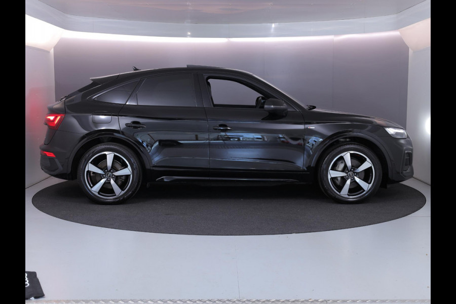 Audi Q5 Sportback 55 TFSI e S edition Competition 367pk | Panoramadak | Verlengde garantie | Navigatie | Parkeersensoren (Park assist) | Rondomzicht camera | Lederen bekleding | S-Line |