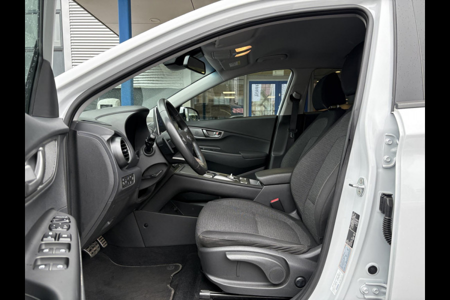 Hyundai Kona EV Fashion 64 kWh | 94,7% SOH | Trekhaak | Warmtepomp | Head-Up | 3Fase | Krell | Dodehoeksensoren | Camera |
