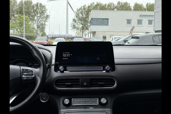 Hyundai Kona EV Fashion 64 kWh | 94,7% SOH | Trekhaak | Warmtepomp | Head-Up | 3Fase | Krell | Dodehoeksensoren | Camera |