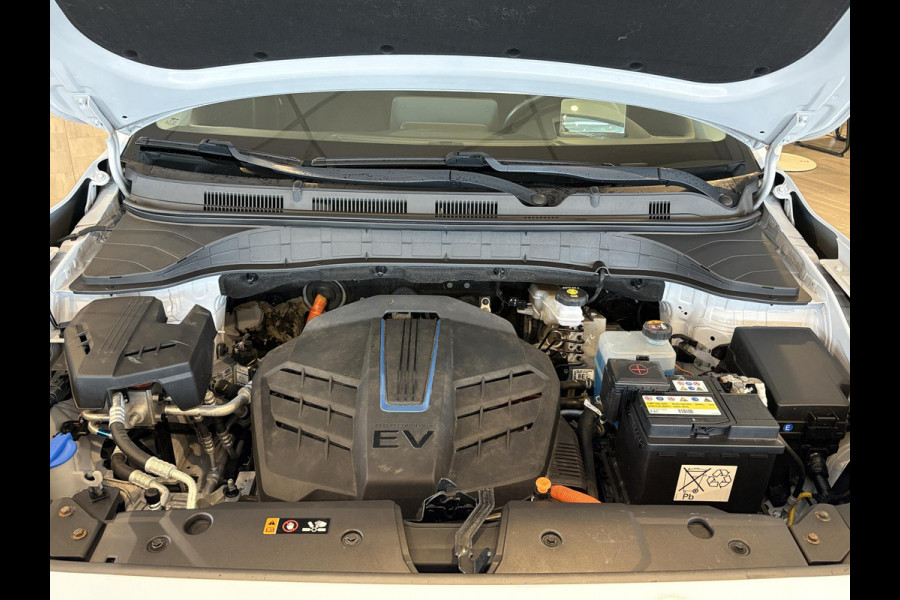 Hyundai Kona EV Fashion 64 kWh | 94,7% SOH | Trekhaak | Warmtepomp | Head-Up | 3Fase | Krell | Dodehoeksensoren | Camera |