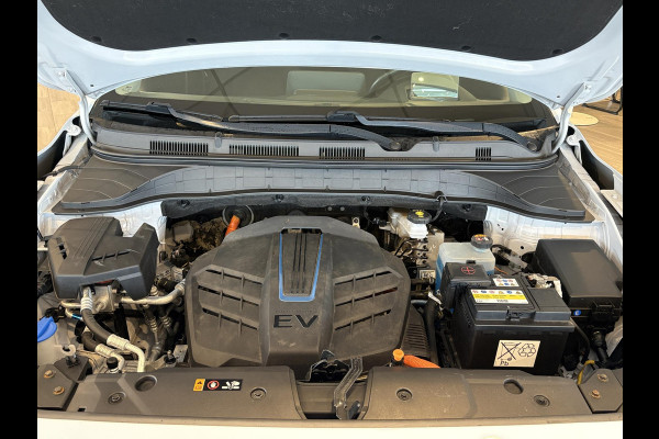 Hyundai Kona EV Fashion 64 kWh | 94,7% SOH | Trekhaak | Warmtepomp | Head-Up | 3Fase | Krell | Dodehoeksensoren | Camera |