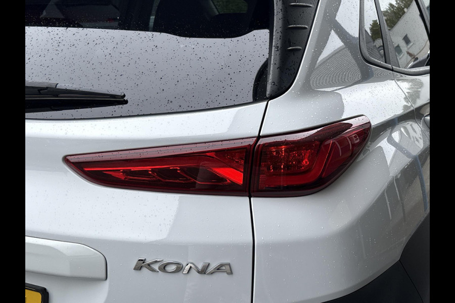 Hyundai Kona EV Fashion 64 kWh | 94,7% SOH | Trekhaak | Warmtepomp | Head-Up | 3Fase | Krell | Dodehoeksensoren | Camera |