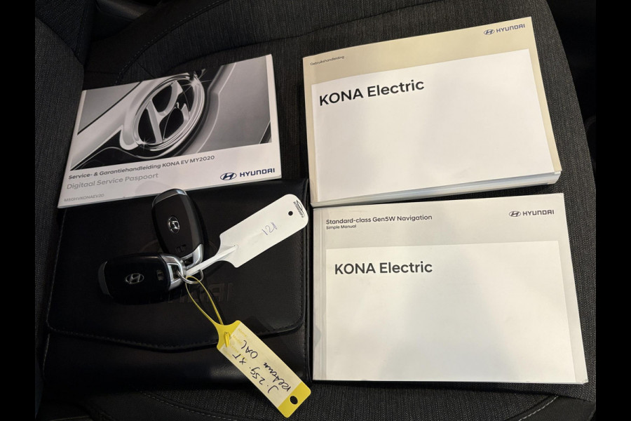 Hyundai Kona EV Fashion 64 kWh | 94,7% SOH | Trekhaak | Warmtepomp | Head-Up | 3Fase | Krell | Dodehoeksensoren | Camera |