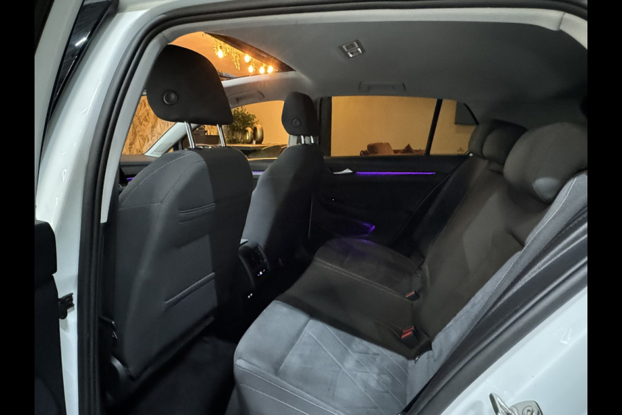 Volkswagen Golf 1.5 eTSI Style Garantie Pano Memory Massage Sfeer Carplay Camera Blindspot ACC Navi Clima IQ.Led IQ.Drive Rijklaar