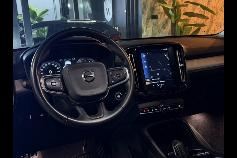 Volvo XC40 1.5 T3 Momentum Pro Automaat | Camera | ACC | CarPlay | LED | Stoelverwarming
