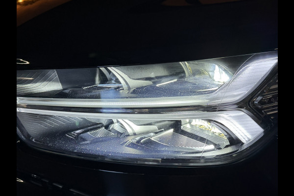 Volvo XC40 1.5 T3 Momentum Pro Automaat | Camera | ACC | CarPlay | LED | Stoelverwarming