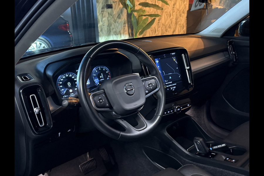 Volvo XC40 1.5 T3 Momentum Pro Automaat | Camera | ACC | CarPlay | LED | Stoelverwarming