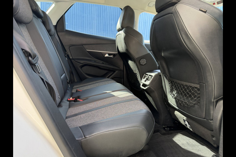 Peugeot 3008 1.2 PureTech Allure Pack AUTOMAAT - Navigatie / Apple Carplay I Airco I LED I DPC I Sport pakket I Dealer onderhouden