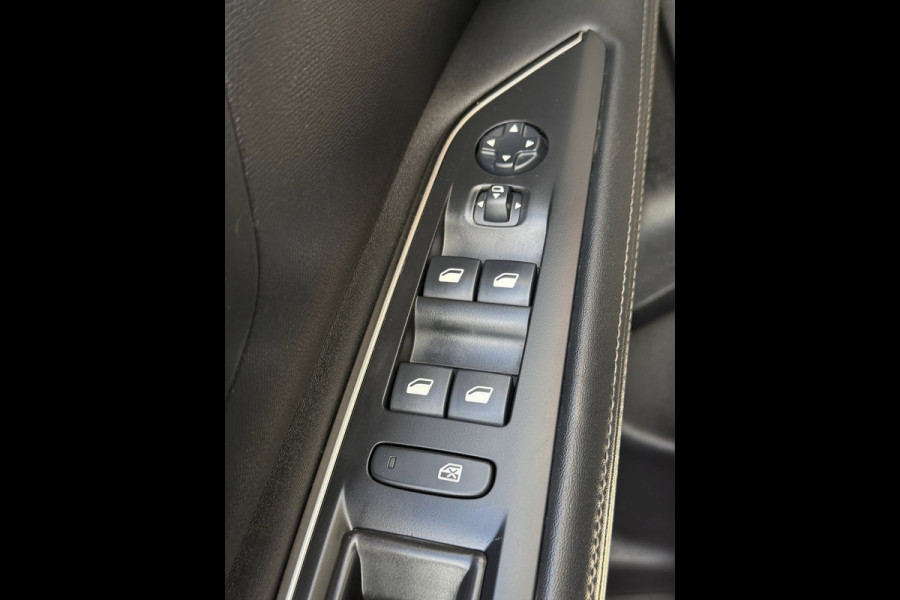 Peugeot 3008 1.2 PureTech Allure Pack AUTOMAAT - Navigatie / Apple Carplay I Airco I LED I DPC I Sport pakket I Dealer onderhouden