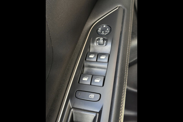 Peugeot 3008 1.2 PureTech Allure Pack AUTOMAAT - Navigatie / Apple Carplay I Airco I LED I DPC I Sport pakket I Dealer onderhouden