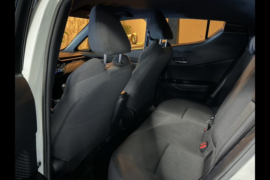 Toyota C-HR 1.2 Active | Adaptieve Cruise | Stoelverwarming | Navi | Clima | LED