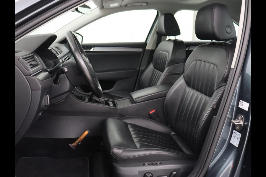 Škoda Superb 1.5 TSI Style | Panoramadak | Leder | Stoelverwarming | Carplay | Bi-Xenon | Navigatie | Canton Sound | Side Assist | Park Assist | Memory | Cruise control | Climate control