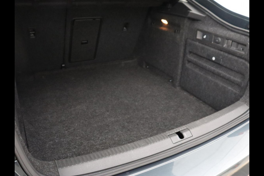Škoda Superb 1.5 TSI Style | Panoramadak | Leder | Stoelverwarming | Carplay | Bi-Xenon | Navigatie | Canton Sound | Side Assist | Park Assist | Memory | Cruise control | Climate control