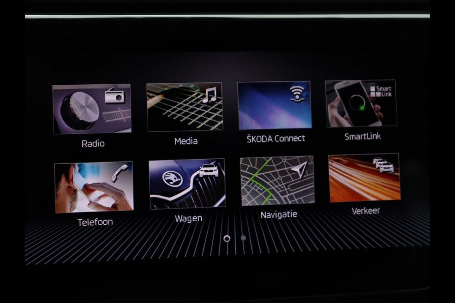 Škoda Superb 1.5 TSI Style | Panoramadak | Leder | Stoelverwarming | Carplay | Bi-Xenon | Navigatie | Canton Sound | Side Assist | Park Assist | Memory | Cruise control | Climate control