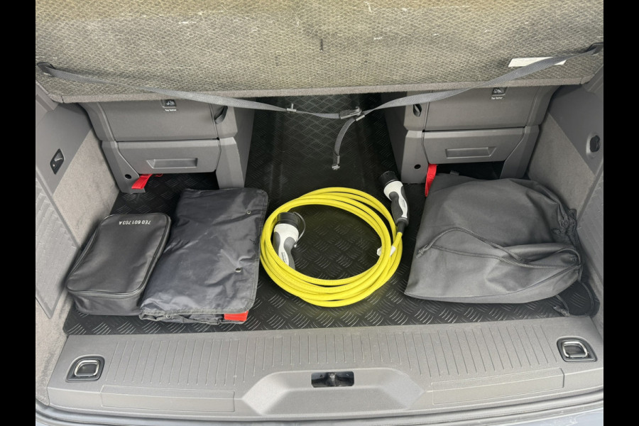 Volkswagen Multivan 1.4 eHybrid L2H1 Trekhaak 1600kg Camera Clima Cruise Navigatie Carplay