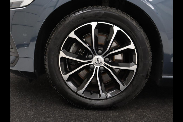 Volvo V60 2.0 B3 Momentum | Trekhaak | Stoelverwarming | Adaptive cruise | Carplay | Stuurverwarming | Full LED | Digital Cockpit | Parkeerhulp | 17'' | Bluetooth | Climate control