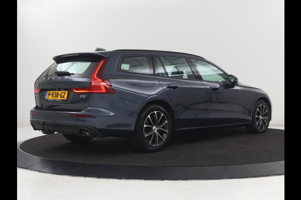 Volvo V60 2.0 B3 Momentum | Trekhaak | Stoelverwarming | Adaptive cruise | Carplay | Stuurverwarming | Full LED | Digital Cockpit | Parkeerhulp | 17'' | Bluetooth | Climate control