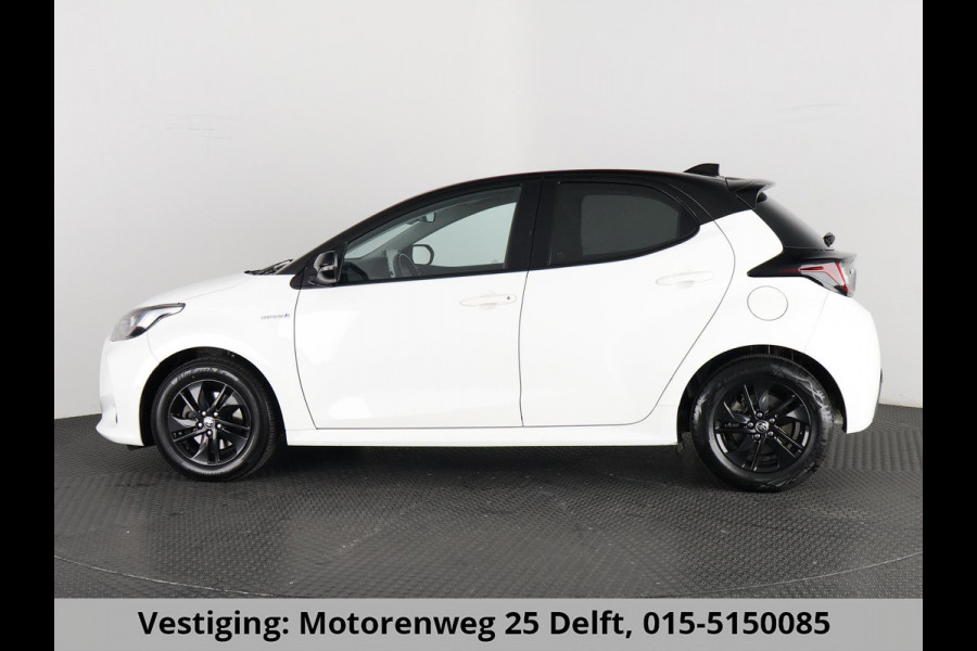 Toyota Yaris 1.5 HYBRIDE BI-TONE SPORTS GARANTIE 6-2031 . ADAPTIEVE CRUISE CONTROL . DEALER ONDERHOUDEN . ACHTERUITRIJ CAMERA .