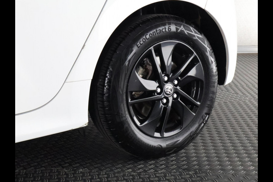 Toyota Yaris 1.5 HYBRIDE BI-TONE SPORTS GARANTIE 6-2031 . ADAPTIEVE CRUISE CONTROL . DEALER ONDERHOUDEN . ACHTERUITRIJ CAMERA .