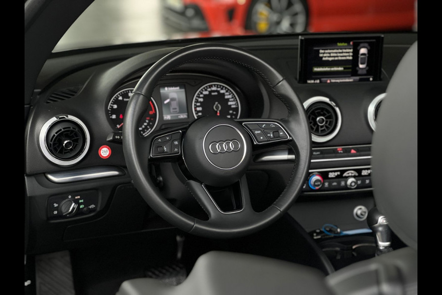 Audi A3 Cabriolet 35 Tfsi Design ** XENON, NAVI, HALF-LEDER, CRUISE, 2-zone AIRCO, 17-inch LMV ** 1e EIG - Slechts 23.600km. ** ** INFORMEER OOK NAAR ONZE AANTREKKELIJKE FINANCIAL-LEASE TARIEVEN **