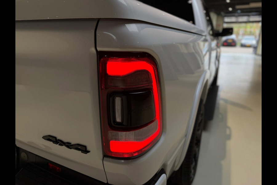 Dodge Ram 1500 5.7 V8 4x4 Crew Cab Limited|Pano|Head-Up|Camera|Harman/Cardon|Split-Tailgate|LPG|Luchtvering|Onderbouw