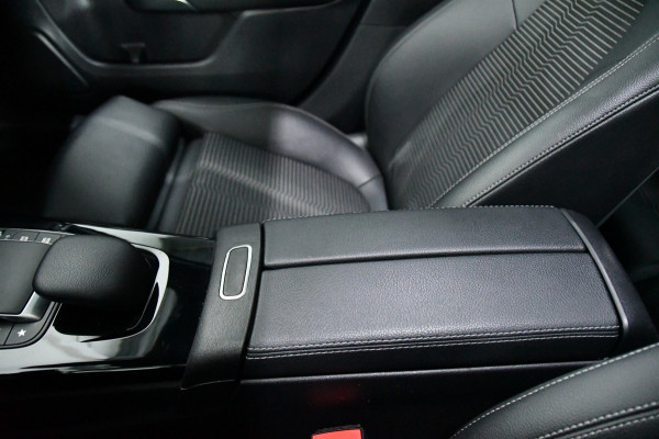 Mercedes-Benz A-Klasse 250 Sport, Pano, Applecarplay