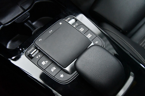 Mercedes-Benz A-Klasse 250 Sport, Pano, Applecarplay