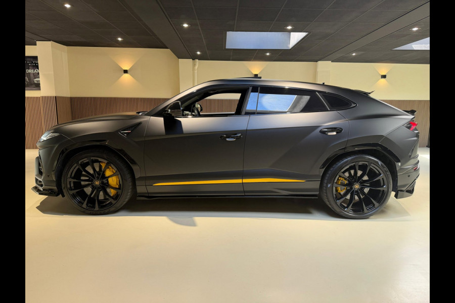 Lamborghini Urus 4.0 V8|Pano|B&O|Ceramic|Full PPF|Hud|Massage