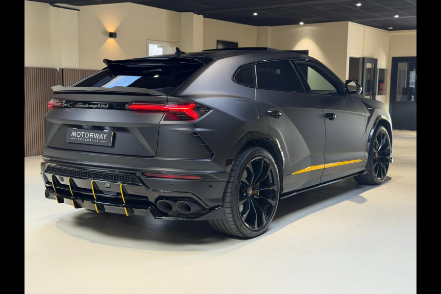 Lamborghini Urus 4.0 V8|Pano|B&O|Ceramic|Full PPF|Hud|Massage