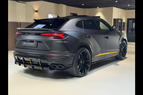 Lamborghini Urus 4.0 V8|Pano|B&O|Ceramic|Full PPF|Hud|Massage