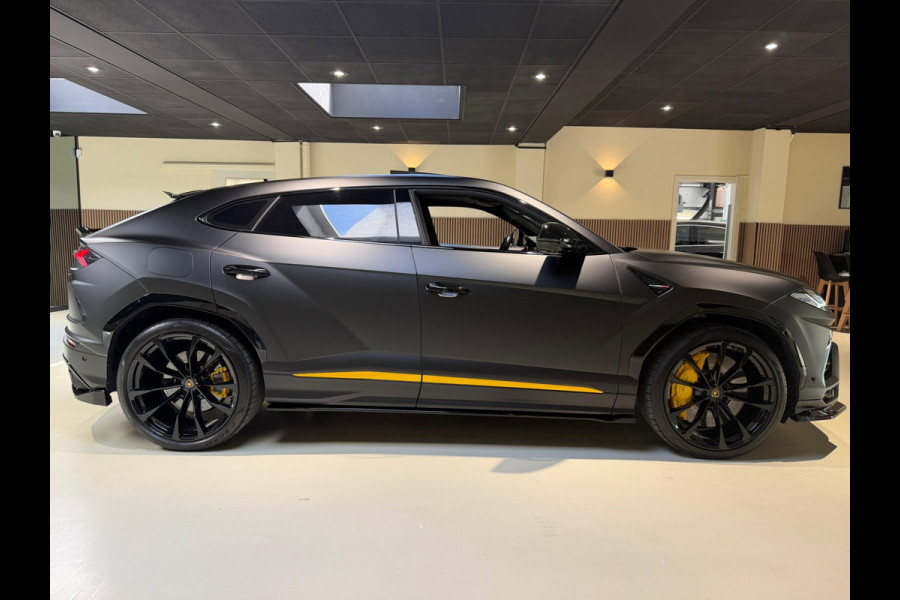 Lamborghini Urus 4.0 V8|Pano|B&O|Ceramic|Full PPF|Hud|Massage