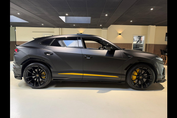 Lamborghini Urus 4.0 V8|Pano|B&O|Ceramic|Full PPF|Hud|Massage